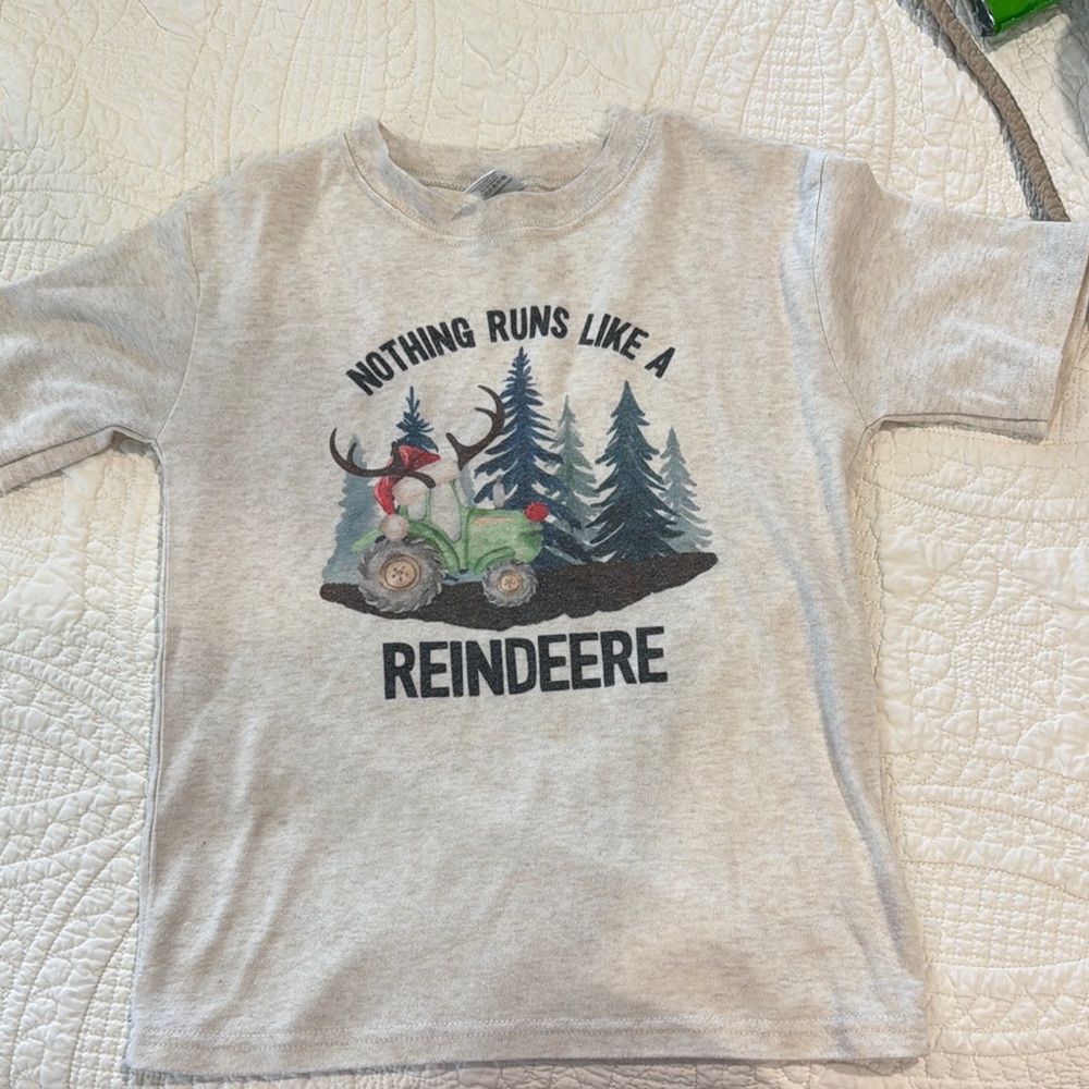 Gray Short Sleeve Tee with Holiday Graphic